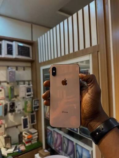 iPhone XS, Gold