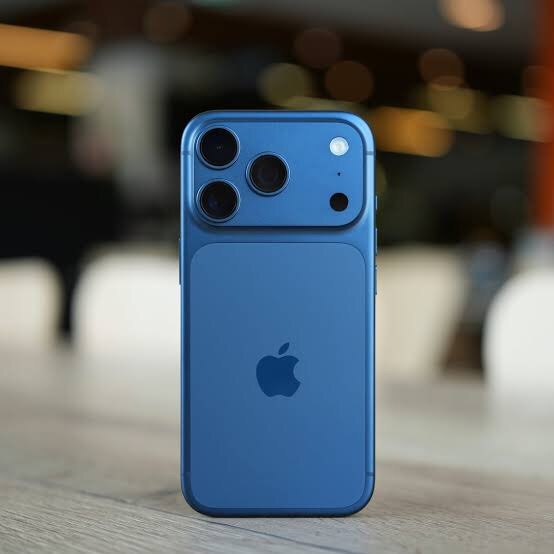 iPhone 16, Ultramarine Blue