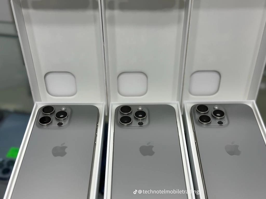 Genuine iPhone units on display at Confidence Gadgets
